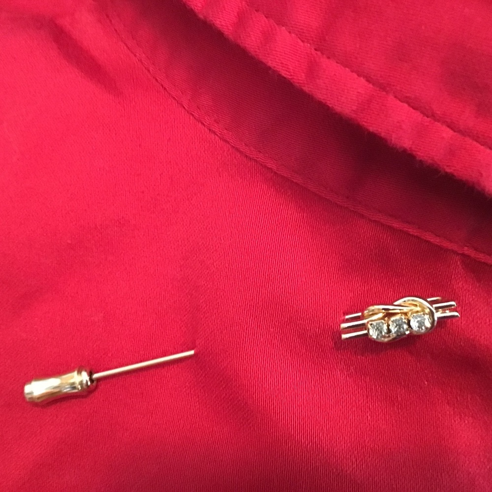 Vintage gold tone love knot stick pin with beads
